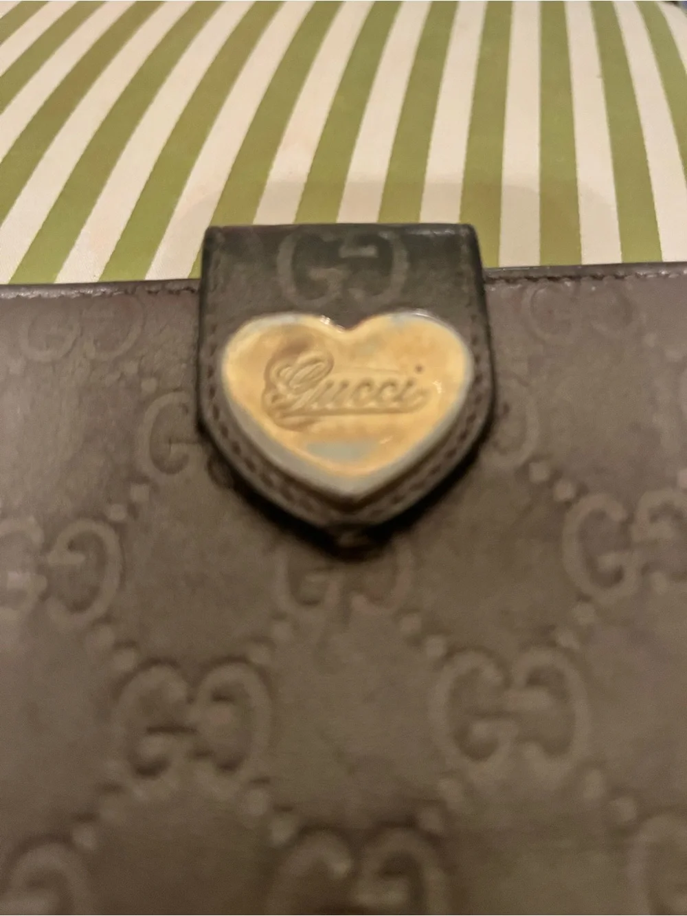 Gucci Metallic Pewter Leather Continental Wallet with Gold Heart Accent - Picture 7 of 9